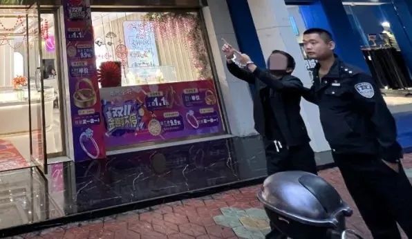 最新金店盗窃案揭秘，事件背后真相探秘