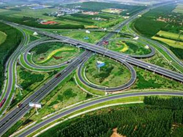 山东高速爆炸最新动态，力量变革与自信成长的旅程