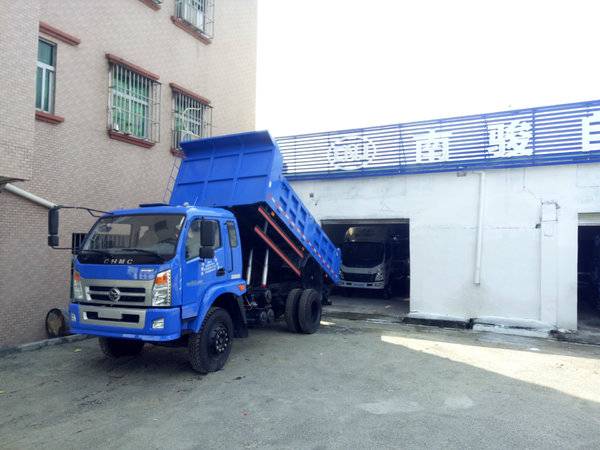 最新南骏自卸车4110，时代进步与物流革新的完美结合