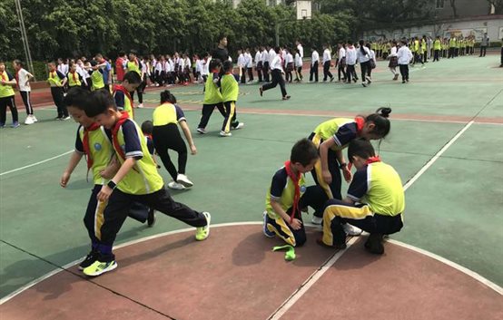 最新小学生体育课游戏，自然美景探索之旅