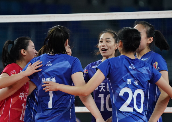 江苏女排主教练蔡斌的最新日常故事与消息更新